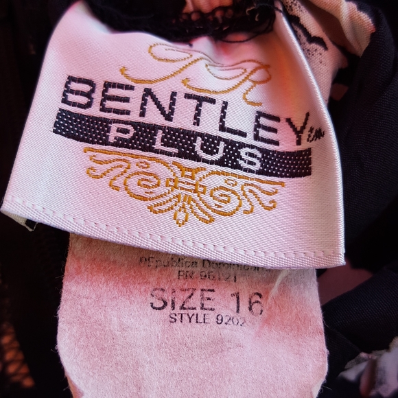 FR Bentley plus black skirt - Picture 7 of 10